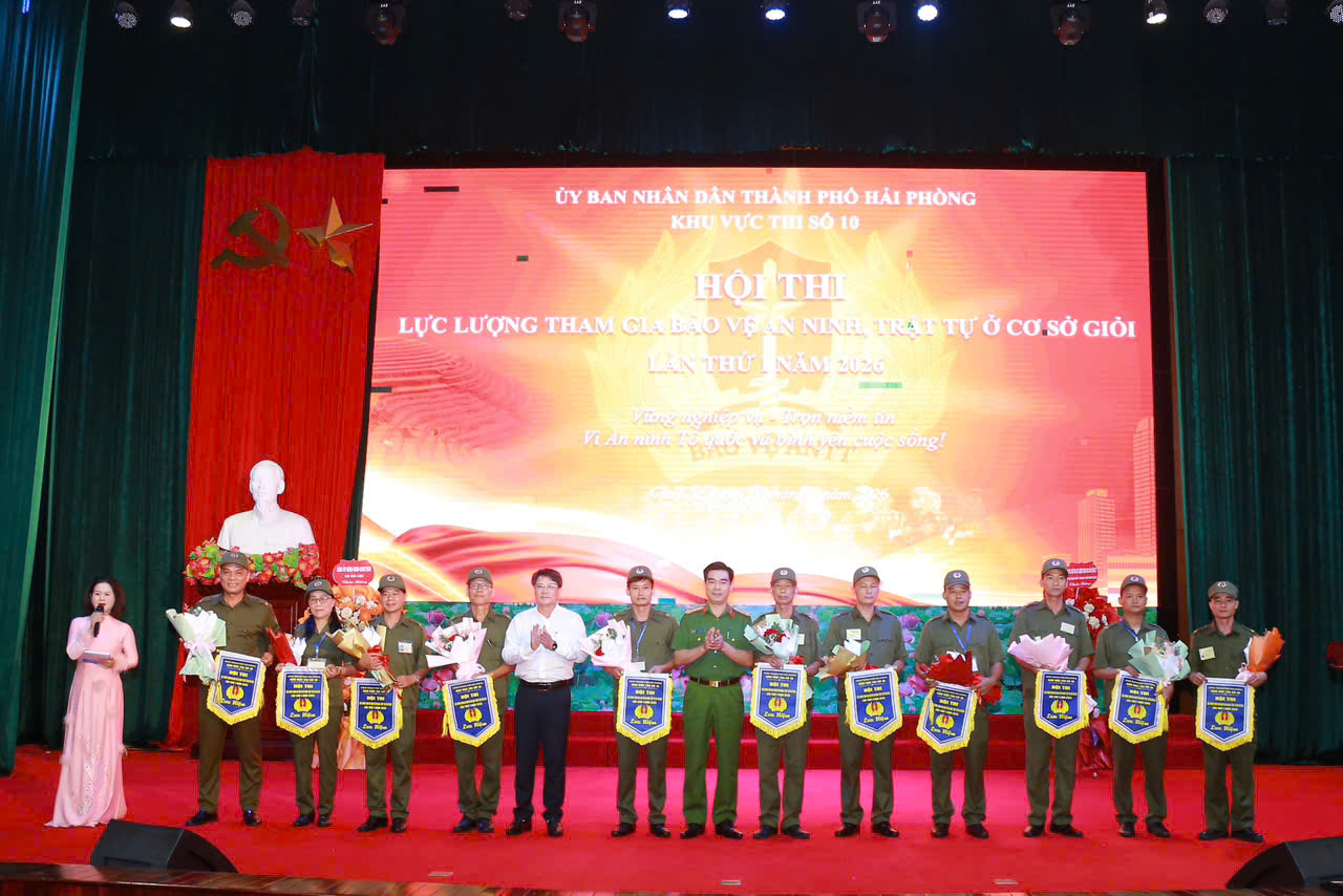 Hội thi lực lượng tham gia bảo vệ ANTT ở cơ sở giỏi lần thứ I – Khu vực thi số 10 Đội tuyển Hà Bắc đoạt giải  A